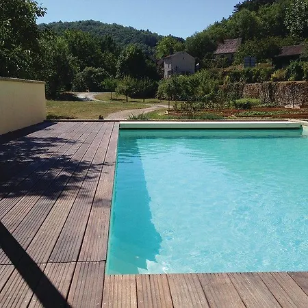Five-bedroom Holiday In Daglan