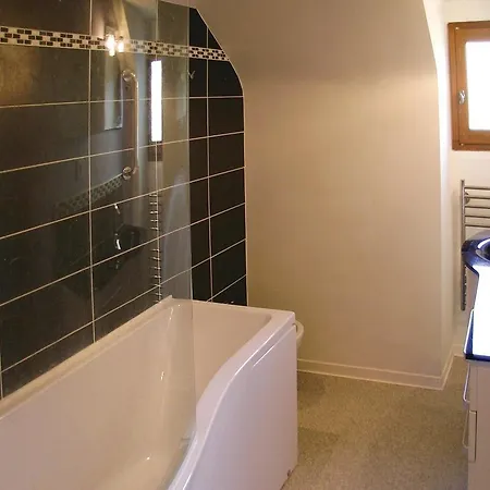 Five-bedroom Holiday In Daglan